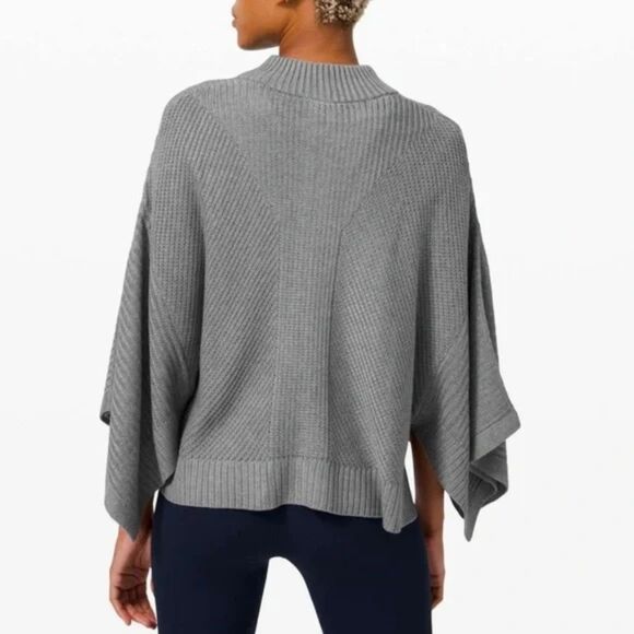 Lululemon Softer Still Oversized Wrap - Heathered Asphalt Gray M/L - Picture 2 of 10